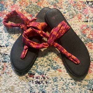 Sanuk Pink Yoga Ella Print Sandals Women Size 9